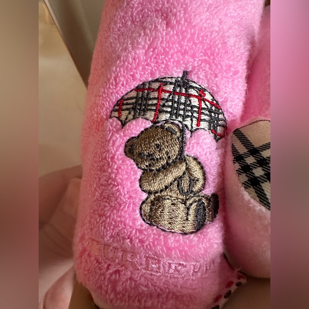 Burberry Rare Authentic Teddy Bear & Hand Towel Gift Set Collector’s Edition - Picture 10 of 14